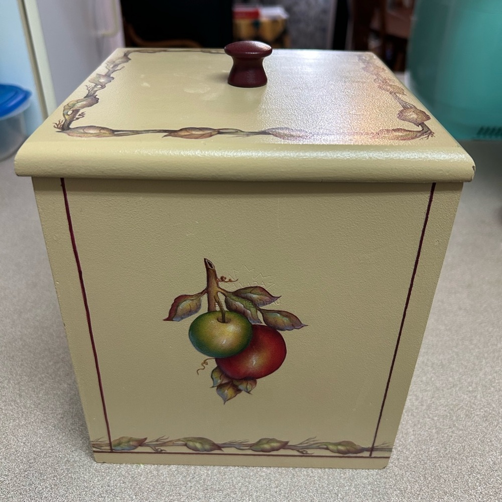 Wooden Decorative Apple Design Kitchen Canister box